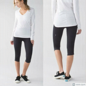 LULULEMON Heathered Deep Coal In The Flow Crop